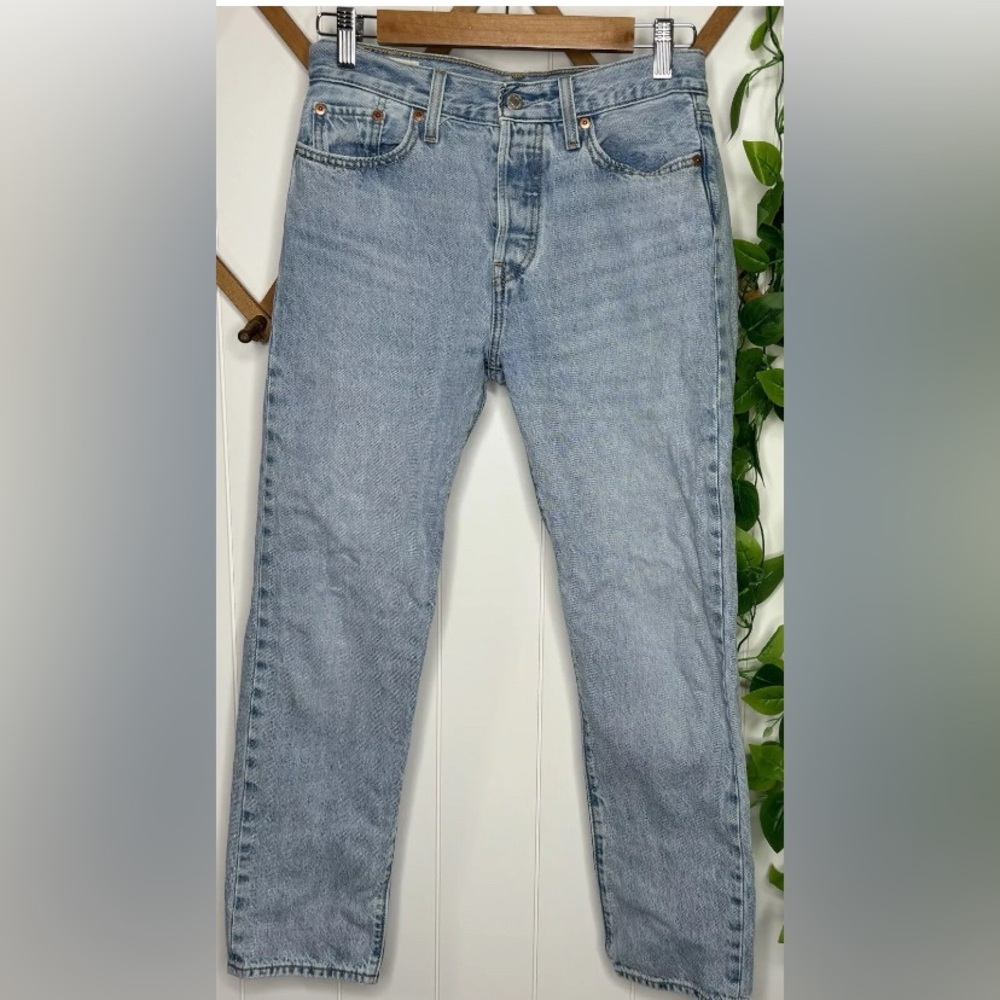 Levi’s wedgie straight jeans